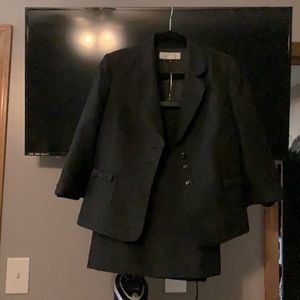 Tahari skirted suit (Jacket and skirt)